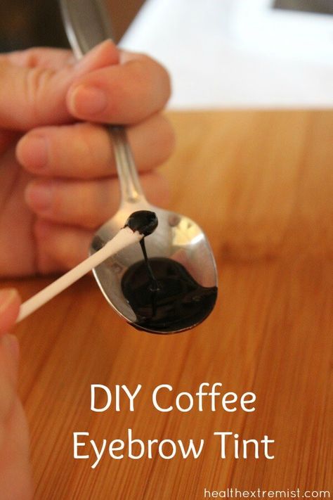 DIY Coffee Eyebrow Tint - Make your own coffee eyebrow tint with coffee grounds and water. The color lasts for weeks and it looks great! #natural #DIY #diynatural #coloreyebrows #darkeneyebrows #coffeetint #dyeeyebrows #eyebrows Darken Eyebrows Naturally, Eyebrow Tinting Diy, Darken Eyebrows, Tint Eyebrows, Diy Eyebrow, Dye Eyebrows, How To Darken Hair, Coffee Facial, Eyebrow Tint