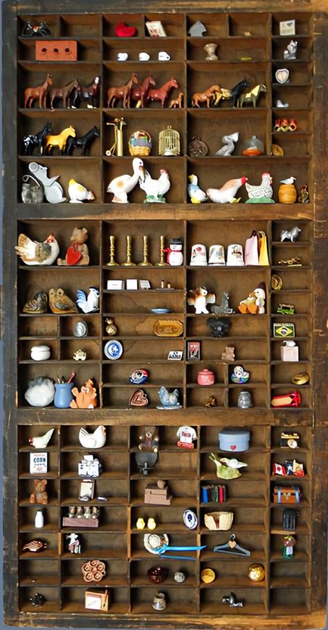 Display Shelf For Miniatures, Random Knick Knacks, Vintage Knick Knacks Aesthetic, Thimble Display Ideas, Diy Trinket Shelf, Trinket Shelf Display, Printer Trays Ideas Projects, Trinket Cabinet, Souvenir Shelf