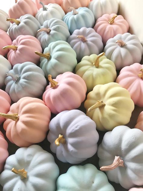 Pastel and Pink Halloween Decor Is Trending This Year | Hunker Pumkin Decoration, Pastel Pumpkins, Halloween Decor Diy, Pumpkin Wallpaper, Artificial Pumpkins, Deco Nature, Halloween Tattoo, Pumpkin Carving Templates, Pink Pumpkins