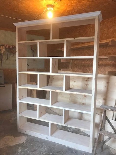 Diy Bookshelf Design, Diy Bookshelf, Bookcase Diy, Dog House Diy, Bookshelf Design, Ideas Hogar, Bookshelves Diy, Modern Diy, Décor Diy