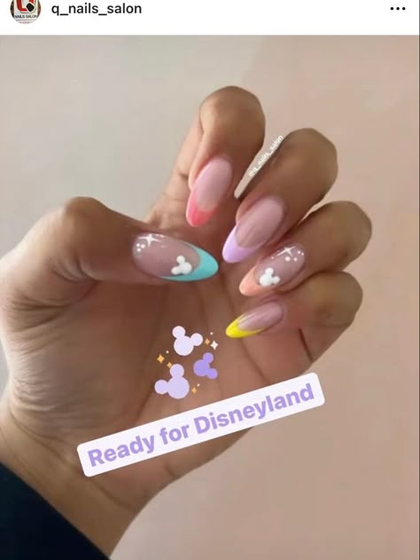 Disney Wedding Nails Acrylic, Cute Mickey Nails, Colourful Disney Nails, Disneyworld Nails Ideas, Disney Princess Acrylic Nails, Disney Cute Nails, Disney Almond Nails Designs, Disney Nails Spring, Preppy Disney Nails