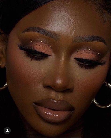 Charity Core, Dramatic Makeup Looks, Prom 2k24, Glow Tips, Brown Girls Makeup, Makeup For Black Skin, Brown Skin Makeup, Makeup Board, Glam Makeup Look