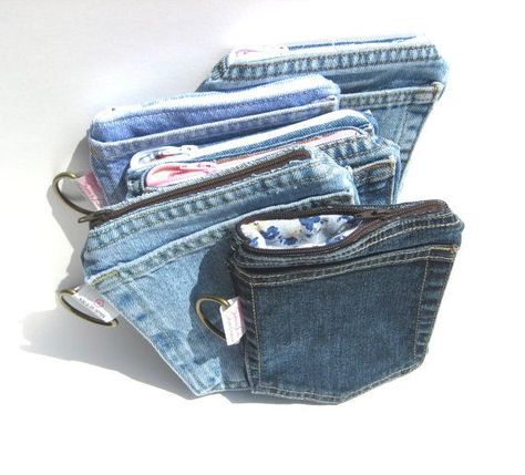 52 façons créatives pour recycler vos vieux jeans                                                                                                                                                     Plus Återvinna Jeans, Artisanats Denim, Jean Diy, Diy Jeans, Blue Jeans Crafts, Denim Projects, Recycled Jeans, Denim Ideas, Jean Crafts