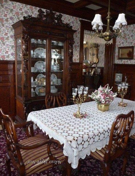 Victorian Rooms, Dining Room Victorian, Aesthetic Interior Design, Victorian Home Interior, Victorian Home Decor, Victorian Interior, Victorian Interiors, Casa Country, Interior Vintage