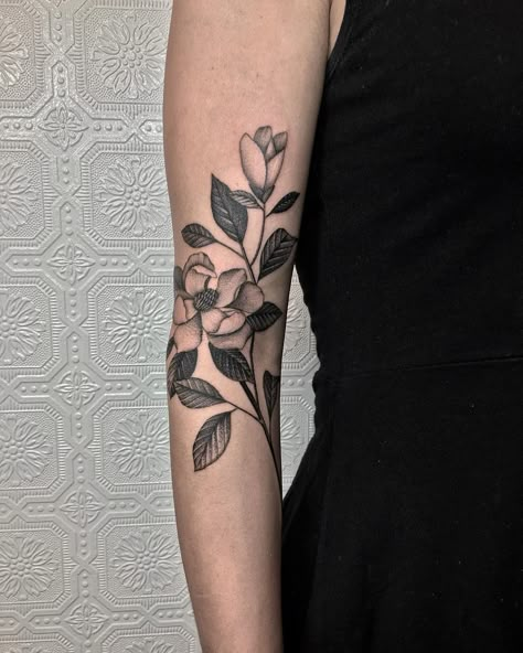 Magnolia Tattoo Blackwork, Sarah Tattoo, Justin Ryan, Magnolia Tattoo, Castle Tattoo, Flower Tattoo Arm, Flower Tattoo Sleeve, Floral Tattoos, Botanical Tattoo