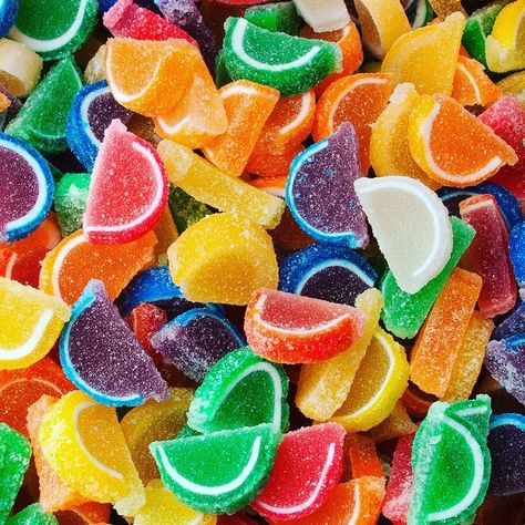 Fruit Slices Candy, Rainbow Sweets, Candy Aesthetic, Candy Photography, Gummy Sweets, Fruit Slices, Rainbow Candy, Healthy Teas, Receding Gums