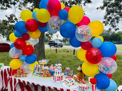 Carnival Party Balloons, Carnival Birthday Party Balloons, Circus Theme Balloon Arch, Carnival Balloons, Circus Balloon Arch, Carnival Balloon Garland, Carnival 1st Birthday Party Boy, Carnival Birthday Party Balloon Arch, Circus Birthday Balloons