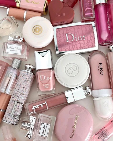 Trucco Glam, Koleksi Makeup, Koleksi Parfum, Makeup Bag Essentials, Make Up Inspiration, Smink Inspiration, Makeup Needs, Fancy Makeup, Dior Makeup