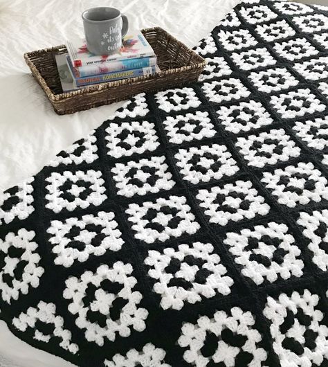 Crochet Pattern The Mabel Blanket granny square blanket | Etsy Black And White Crochet Blanket, White Crochet Blanket, Crochet Hexagon Blanket, Black And White Crochet, Blanket Granny Square, Crochet Blanket Edging, Modern Crochet Blanket, Crocheted Blankets, Granny Square Pattern