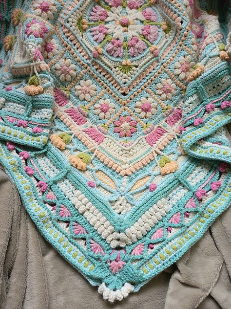 The Floral Hook, Afgans Crochet, Easy Crochet Blanket, Crochet Blanket Designs, Afghan Crochet, Blanket Patterns, Crochet Mandala, Harvest Moon, Square Patterns