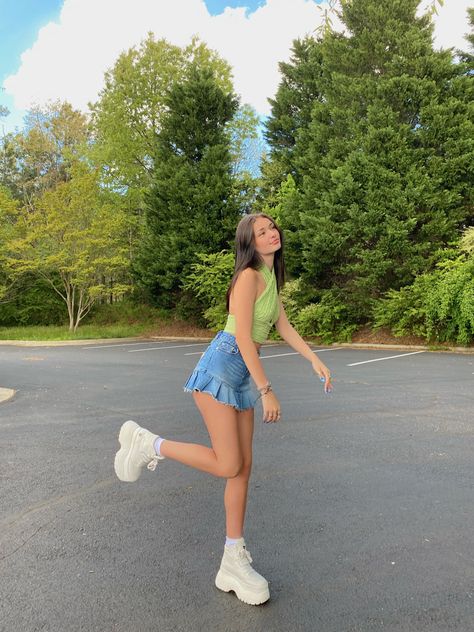 Chunky Sneakers Skirt Outfit, Ruffled Denim Skirt Outfit, Poses In Denim Skirt, Denim Skirt Outfit Pleated, Pose Ideas With Skirt, Poses In Skirts For Instagram, Pose Ideas Skirt, Denim Ruffle Skirt Outfit, Skirt Picture Ideas