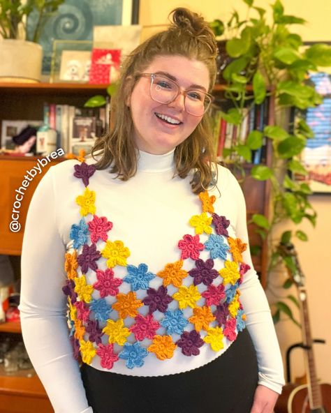 More amazing testers! My Daisy chain top pattern is now live 🌼 Thank you so much to everyone involved 💗 ⭐️ Testers featured ⭐️ @jodie.worton @roby_stylings @jen.oreillyy @crochetbybrea @bloombymael @yellow.makes @nightmoon.studio @sa.crochet_ @sunr.ayes @mebhmusic Realm Designs, Crochet Studio, Sweater Vests, Chain Top, Crochet Clothing, Daisy Chain, Top Pattern, Crochet Ideas, Sweater Vest