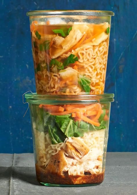 teriyaki-chicken-noodle-soup-RU270922 Deli Chicken Recipes, Teriyaki Chicken Noodles, Make With Rotisserie Chicken, Mason Jar Soup, Asian Chicken Noodle Soup, Mason Jar Lunch, Creamy Soup Recipes, Cheap Lunch, Mason Jar Recipes