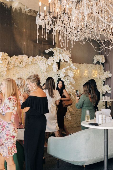 Influencer Event Decor, Brand Launch Party, Plastic Surgery Office, Skincare Event, Launch Event Ideas, Influencer Event, Photo Moodboard, French Cocktails, Conference Ideas