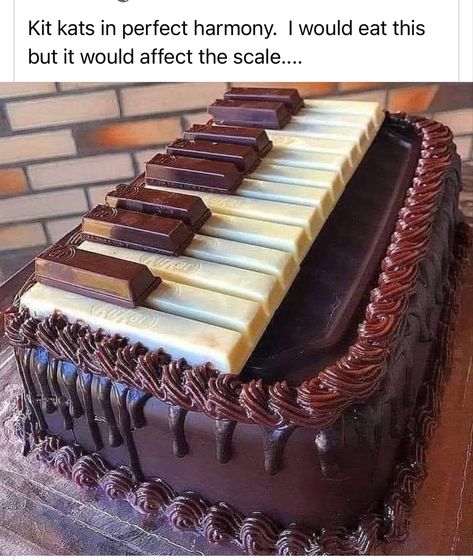 Creative, easy cake for piano lovers Bolo Musical, Music Themed Cakes, Piano Cakes, Kitkat Cake, Music Cakes, Anniversaire Harry Potter, Fancy Cakes, Buttercream Cake, Cake Creations