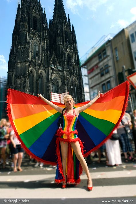 Pride Parade Ideas, Pride Parade Outfit, Parade Design, Gay Pride Parade, Burning Man Fashion, Gay Pride Shirts, Fancy Dress Outfits, Pride Outfit, Pride Parade