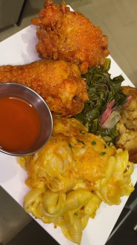 Black People Cooking, Black Soul Food, Soul Food Breakfast, Soul Food Dinner Party, Food Black People, Soulfood Sunday Dinner Ideas, Soul Food Plates, Black People Food, Soul Food Catering