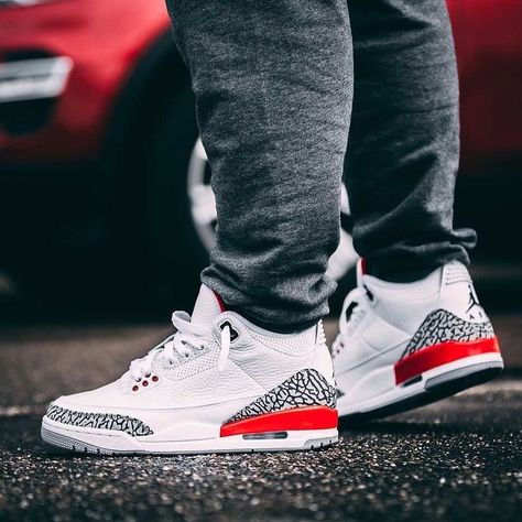 Jordan 3 Outfit, Feet Warmers, Jordan Shoes For Men, Nike Air Jordan 3, Jordan Sneaker, Jordan Shoes Retro, Shoes Sneakers Jordans, Jordan 3 Retro, Nike Shoes Jordans