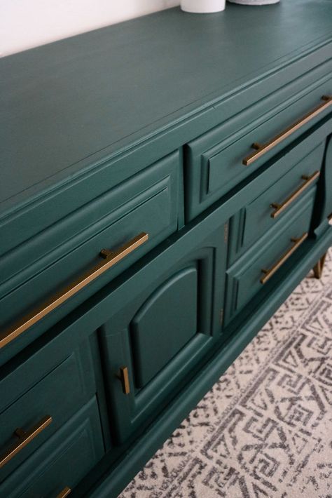 Easy Furniture Makeover, Chic Dresser, Green Dresser, Diy Dresser Makeover, Shabby Chic Dresser, Diy Dresser, Diy Furniture Renovation, Painted Dresser, Dresser Makeover