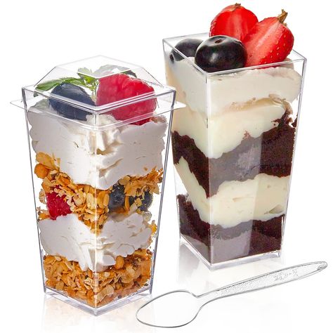 Dessert Cups With Lids, Plastic Dessert Cups, Parfait Cups, Mini Dessert Cups, Cups With Lids, Mini Dessert, Dessert Cups, Clear Plastic, Spoons