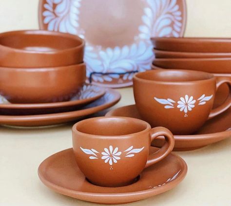 😱🤩 Did you HEAR of our FREE SHIPPING for Dinnerware Sets PLUS SALE ?!!! SIMPLE: Just📱 TEXT 760.485.9460 for CODE SHOP NOW: 20-Piece Mexican Handmade Porcelain (ZERO LEAD) RESTAURANT QUALITY Dinnerware Sets: Puebla & Talavera Styles . Mexican Artisan at its FINEST! TALAVERA: Cobalt blue color under a hand-painted design converges with the best of our roots in this beautiful porcelain collection Its name honors the affection and semblance of the traditional Talavera decoration. Ideal for re... Mexican Pottery Decor, Rosemary Plants, Pots Diy, Artisan Decor, Rosemary Plant, Painted Pots Diy, Mexican Ceramics, Cerámica Ideas, Pottery Painting Designs