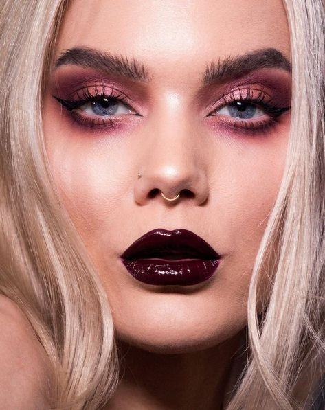 Cranberry Makeup, Makeup Ideas For Wedding, Dark Lip Makeup, Plum Makeup, Burgundy Makeup, Vampire Makeup, Punk Makeup, Classic Makeup, Retro Makeup