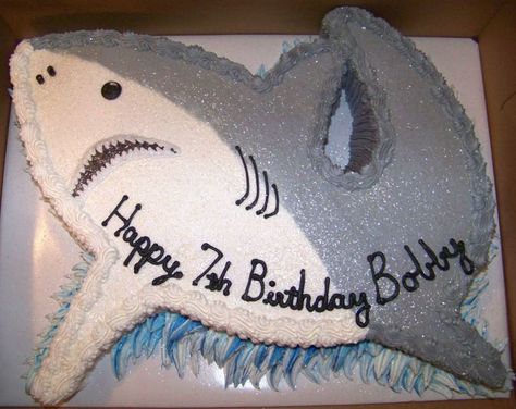 Shark Cake on Cake Central Diy Shark Cake, How To Make A Shark Cake, Shark Fin Cake, Easy Shark Birthday Cake, Cute Shark Birthday Cake, Shark Cake Easy Diy, Shark Birthday Cakes, Shark Themed Birthday Party, Shark Cake