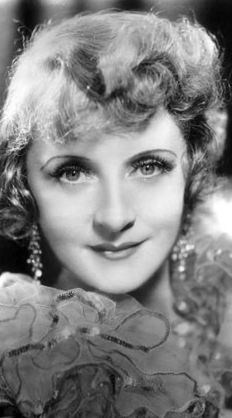 Billie Burke Glenda The Good Witch, Famous Clowns, Margaret Hamilton, Billy Burke, Billie Burke, Wizard Of Oz 1939, Glinda The Good Witch, Lilac Hair, Good Witch