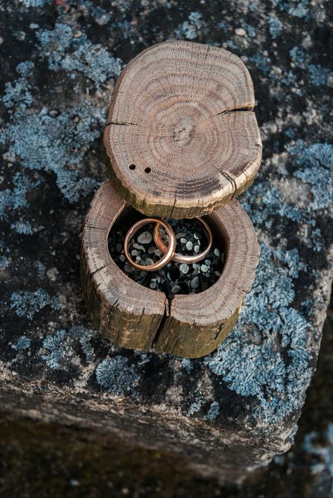 Woodland Wedding Ring, Ring Box Wedding Diy, Wedding Rings Box, Ring Boxes Diy, Diy Wedding Ring, Moss Ring, Wooden Engagement Ring Boxes, Rings Box, Engagement Box