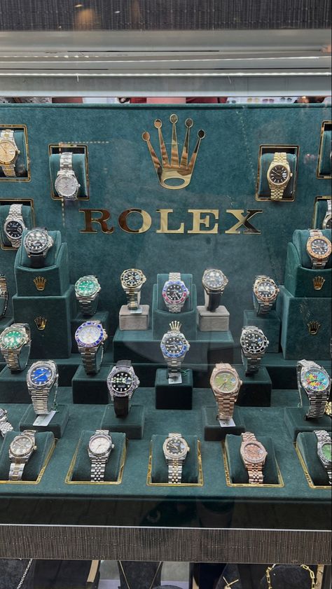 Mens Luxury Lifestyle, Logam Mulia, Fancy Watches, Expensive Jewelry Luxury, Rolex Watches For Men, Money And Happiness, Expensive Jewelry, Stylish Watches, Fancy Jewelry