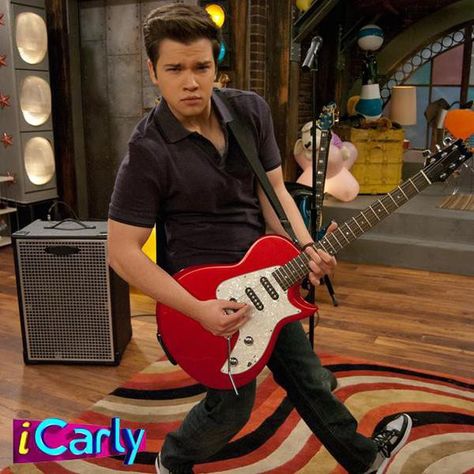 Freddie Benson Freddie Icarly, Freddie Benson, Icarly And Victorious, Nathan Kress, Smash Board, Icarly, Secret Obsession, Cake Ideas, Victorious