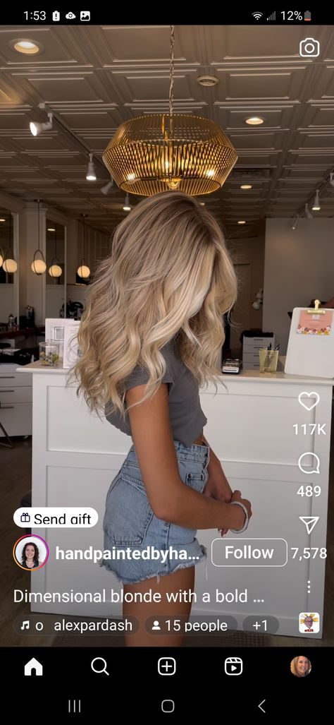 Blonde Balayage Tip Out, Caraloren Hair, Wide Money Piece Hair, Blonde Hair For Round Face Shape, Coconut Cream Hair Color, Summer Dimensional Blonde, Hair Color Ideas For Blondes Highlights, Natural Blonde With Money Piece, Blonde Trends 2024