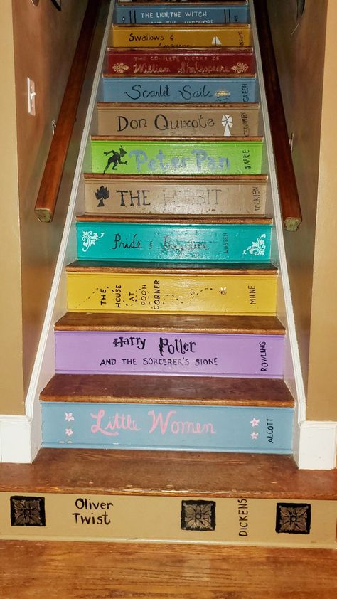 Staircase painted to look like books Staircase Books, Staircase Painted, Book Staircase, Book Stairs, Writing Nook, Painted Staircases, Mural Paintings, Science Week, Room Vibes