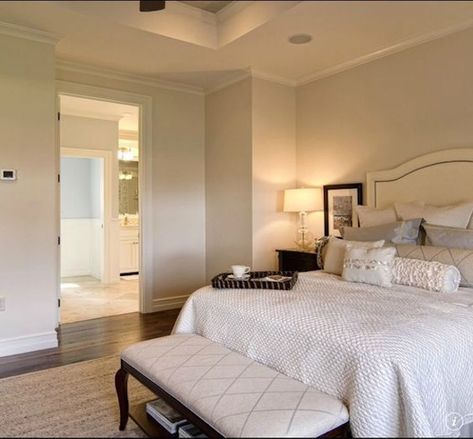 67 Popular Neutral Paint Colors - Happily Ever After, Etc. Sherwin Williams Divine White, Popular Neutral Paint Colors, Divine White, Guest Bedroom Remodel, Small Bedroom Remodel, Neutral Paint Colors, Bedroom Remodel, Interior Design Themes, Eclectic Bedroom