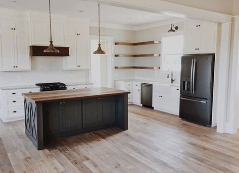 Kitchen Cabinets Black And White, Black And White Kitchen Cabinets, White Cabinets Black Appliances, Black Appliances Kitchen, Black And White Kitchen, Black Kitchen Island, Black Appliances, Kitchen Farmhouse, Kitchen Inspiration Design