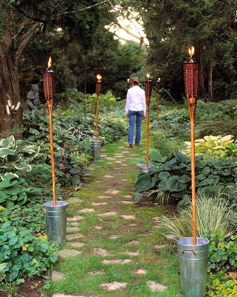 Torches Tiki, Outdoor Party Lighting, Garden Ideas Cheap, Michael Johnson, Video Garden, Diy Event, Tiki Torches, Backyard Lighting, Summer Entertaining