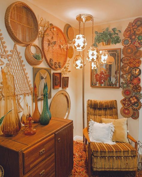 70s Living Room Aesthetic, 70s Room, 70s Living Room, 70’s Decor, Aesthetic 70s, Living Room Aesthetic, 70s Interior, 1970s Home, 70s Home