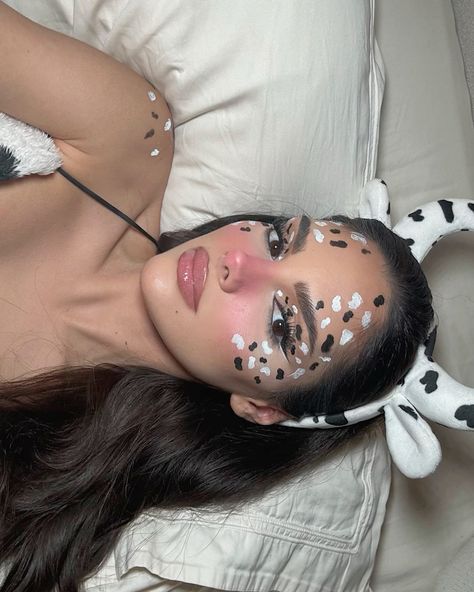 Cute Cow Makeup Halloween Easy, Pink Cow Makeup Look, Cow Print Face Paint, Cow Makeup Look For Halloween, Cow Print Makeup Halloween, Halloween Cow Makeup, Cow Makeup Looks Easy, Halloween Cow Makeup Looks, Halloween Makeup Animals