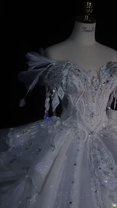 Chinese Princess Wedding Dress, Chinese Ball Gown, Ball Gowns Victorian, Wedding Dress 2022, Queen Wedding Dress, Princess Evening Dress, White Quinceanera Dresses, Vintage Ball Gowns, Big Wedding Dresses