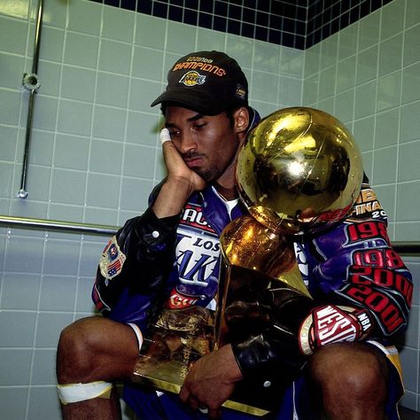 Bleacher Report on Instagram: “21 years ago today, this iconic photo of Kobe was taken after the Lakers won their second straight NBA title 🐍 @nbatv” 2001 Nba Finals, Lakers Win, Nba Funny, Kobe Bryant 8, Kobe Bryant Nba, Kobe Bryant Pictures, Lakers Kobe Bryant, Kobe Bryant Wallpaper, Basketball Photos