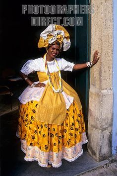 Woman in traditional dress - Salvador da Bahia, Brazil. Description from pinterest.com. I searched for this on bing.com/images Brazil Dress, Women Culture, Brazilian Dress, Brazilian People, Brazil Women, Fairytale Fashion, Mexican Women, National Dress, Folk Dresses