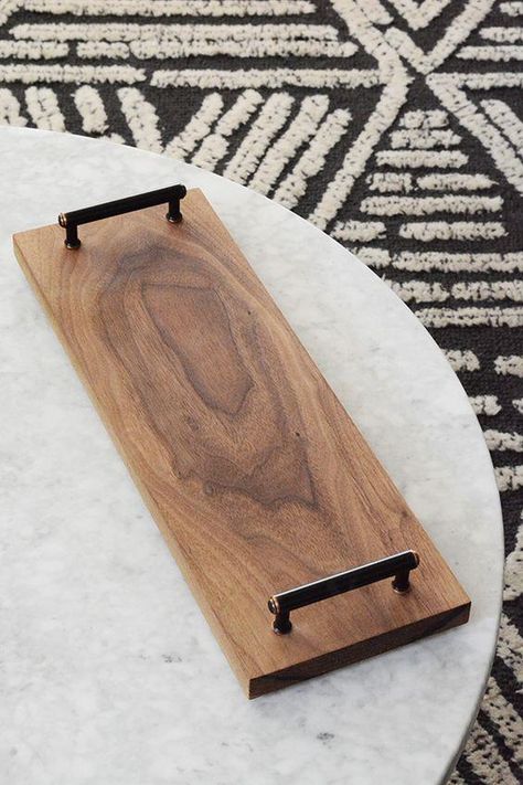 Cheese Board Diy, Modern Halloween Decor, Koti Diy, Modern Halloween, Diy Tray, Diy Holz, Wood Burning Art, Wooden Projects, Wooden Wall Decor