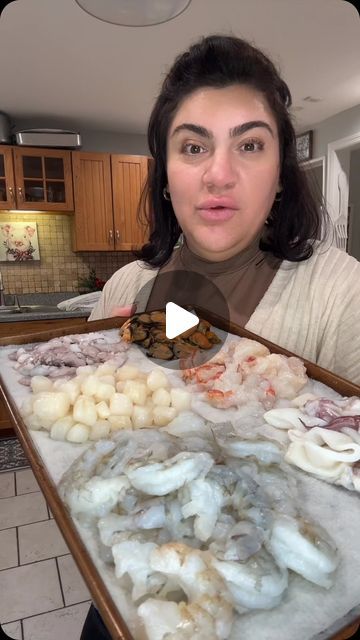 42K likes, 1,982 comments - growingupitalian on December 2, 2023: "Now that’s a seafood salad 🇮🇹🇺🇸 (@leahscucina)". Cooking Seafood Videos, Sea Food Salad Ideas, Elegant Seafood Dinner Party, Christmas Seafood Platter, Christmas Eve Fish Dishes, Seafood Bowls Recipe, Seafood Primavera, New Year Eve Food Ideas, Christmas Seafood Dinner Menu Ideas