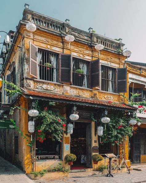 Faifo Coffee, Hoi An 🇻🇳 Love the view from the rooftop! It’s a great place to grab a coffee (or lemonade, it was too hot outside 😆) and soak in the vibe of Hoi An’s Old Town. #hoiantrip #hoianvietnam #hoianoldtown #visitvietnam #vietnamtrip Visit Hoi An, Things to do in Hoi An, Hoi An Coffee, Hoi An Travel, Beautiful Destinations Hanoi Architecture, Vietnam Building, Vietnam Architecture, Hoi An Old Town, Hoian Vietnam, Vietnam Tour, Visit Vietnam, Hot Outside, Vietnam Tours