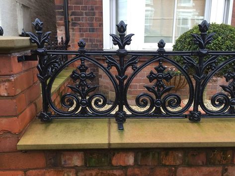 Cast Iron Railings Balconies, Victorian Railings, Iron Railings Outdoor, Cast Iron Railings, Iron Balcony Railing, Cast Iron Fence, Gates And Railings, Iron Railings, Balcony Grill