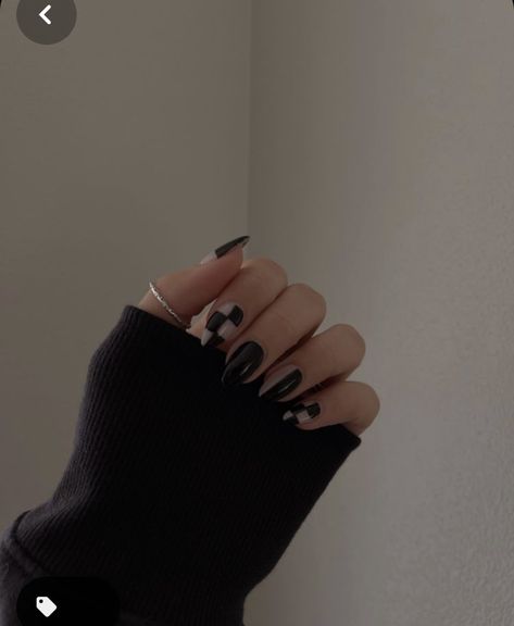 Black Color Block Nails, Black Checkered Nails Short, Nails 2023 Trends Checkered, Black Nail Designs Checkered, Checkered Design Nails, Black And Transparent Nails, Modern Black Nails, Checkered Accent Nails, Brown Checkerboard Nails