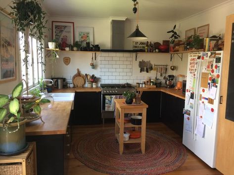 Dutch Gable, Strong Aesthetic, Gable House, Christmas Cookies Decorated, First Time Home Buyers, Victoria Australia, Two Bedroom, Refrigerator, 12 Months