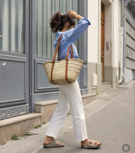 Street Style Italy, Straw Bag Outfit, Summer 2024 Fashion Trends, Linen Shirt Outfit, Striped Sweater Outfit, Grandmother Aesthetic, Button Down Outfit, Slow Clothing, Spain Holiday