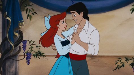 Disney Love Couples Romantic Moments, Disney Love Couples, Disney Ariel And Eric, Ariel And Eric, Disney Romance, Disney Frames, Official Disney Princesses, Disney Princesses And Princes, Movies Disney