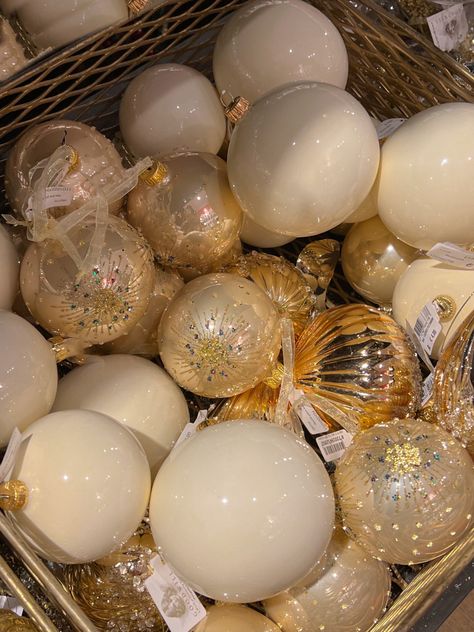 Christmas vibes, Christmas aesthetic, Christmas decorations, Christmas mood, Christmas photo, beige aesthetic, December mood, Christmas balls, aesthetic photo Christmas Aesthetic White And Gold, Christmas Balls Aesthetic, December Screensaver, Cream Christmas Aesthetic, Christmas Beige Aesthetic, Photo Beige Aesthetic, Christmas Aesthetic Minimalist, Christmas Aesthetic Warm, Beige Christmas Aesthetic